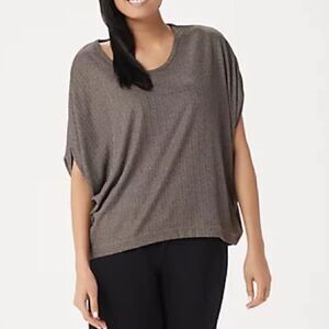 Lisa
Rinna Collection Round-Neck Batwing Top